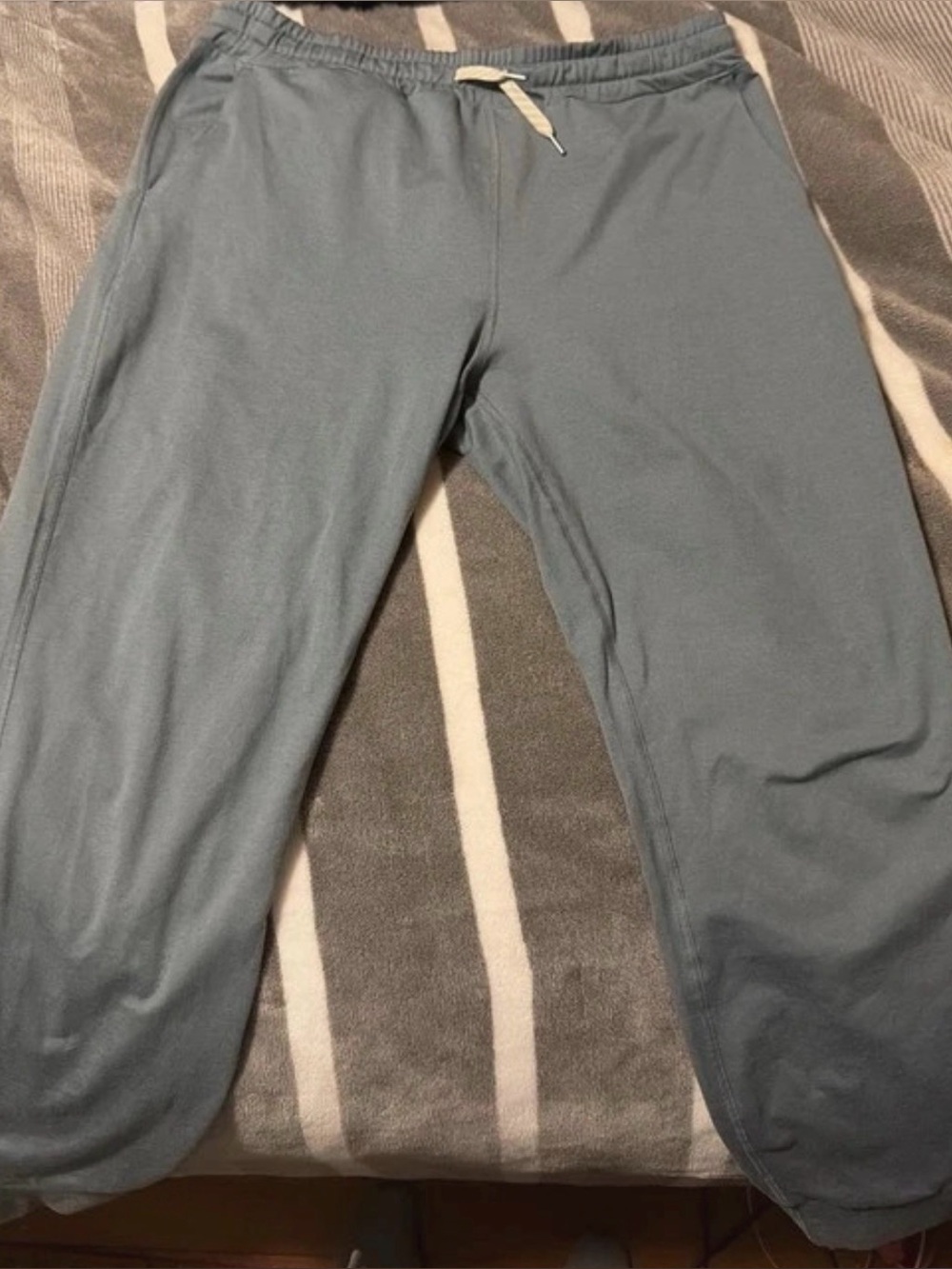 preloved vuori joggers medium